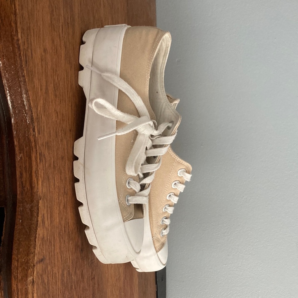 Womens chunky shoe